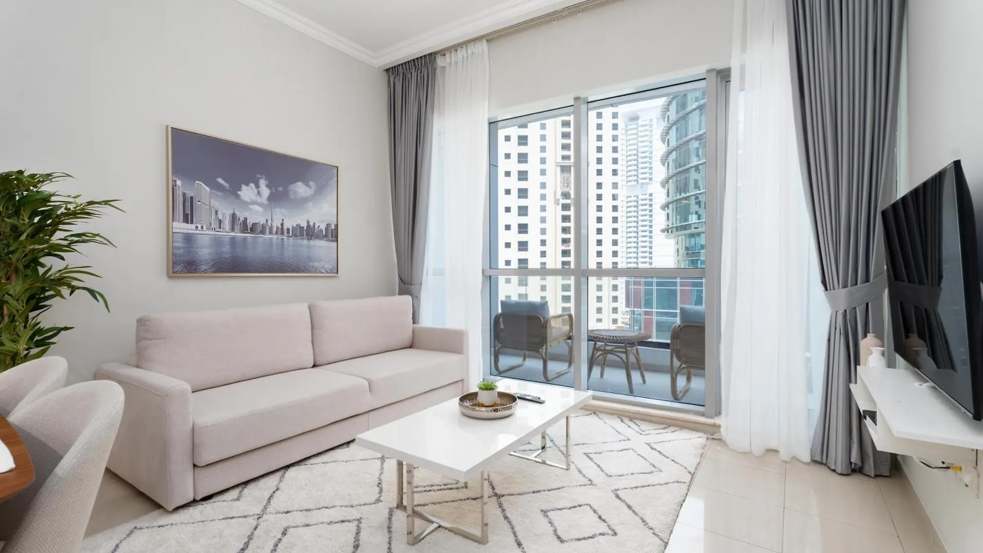 Fabulous 1 Bedroom At Dubai Marina Apartment